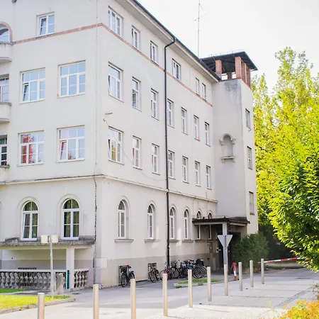 C - Punkt Hostel-3
